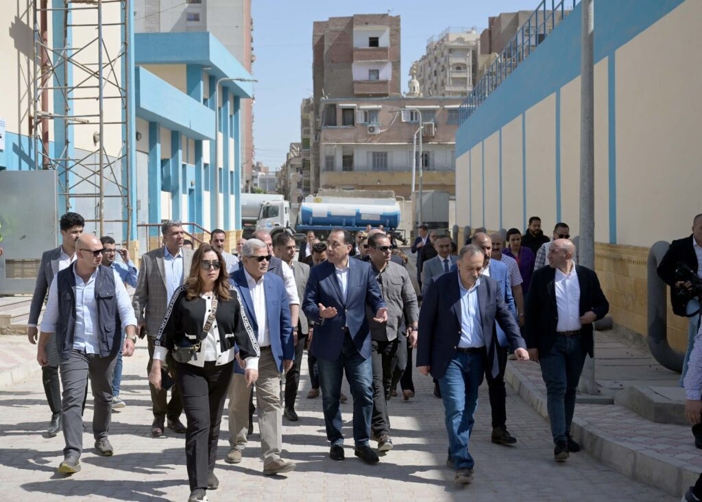 «تفقد المستشفيات جانب كبير فيها».. رئيس الوزراء يبدأ جولة تفقدية للمشروعات في محافظة الغربية