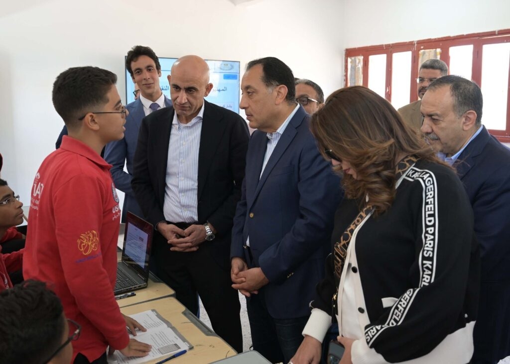 رئيس الوزراء يتفقد مدرسة أحمد ضيف الله الدولية للتكنولوجيا التطبيقية بمنفلوط