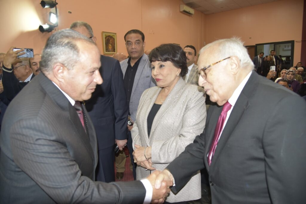محافظ بورسعيد : الرئيس وافق على تحويل مبنى قبة قناة السويس لمتحف