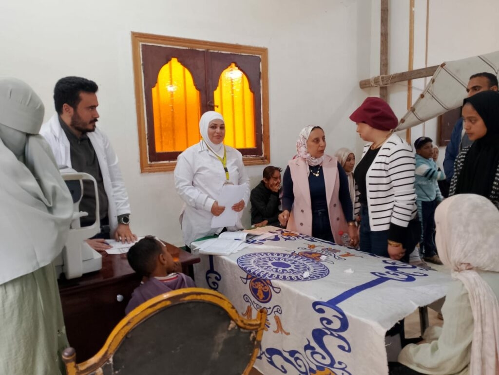 الكشف على 514 مواطنًا خلال اليوم الأول للقافلة الطبية بقرية شعيب بالإسماعيلية