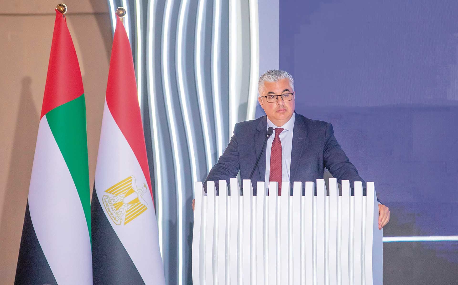 بقيمة 200 مليون دولار.. وضع حجر أساس مجمع صناعي لمستلزمات الطاقة الشمسية بالسخنة اليوم