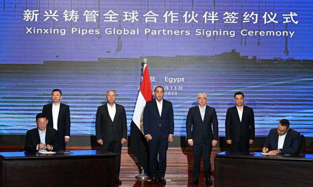 «بتكلفة 34.5 مليار جنيه» رئيس الوزراء يشهد توقيع 4 تعاقدات مع مصنع «شين شينج»