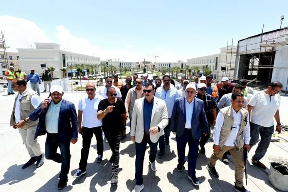 وزير الإسكان يتفقد أعمال إنشاء كوبري C3 و«سكن لكل المصريين» بالعلمين الجديدة