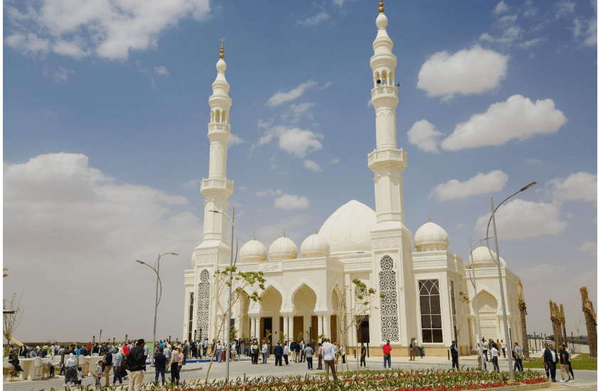 يتسع لأكثر من 2700 مصل.. «ميدار» تفتتح مسجد «المعز» في مدينة «مستقبل سيتي»
