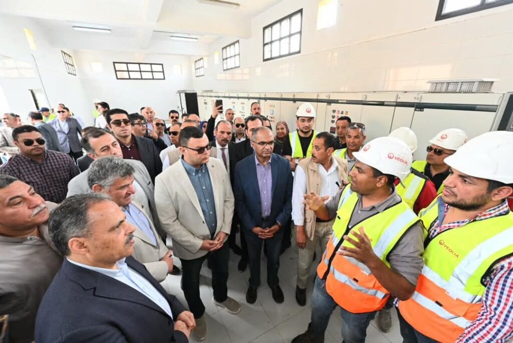 وزير الإسكان ومحافظ الشرقية يتفقدان مشروعات المياه والصرف الصحي