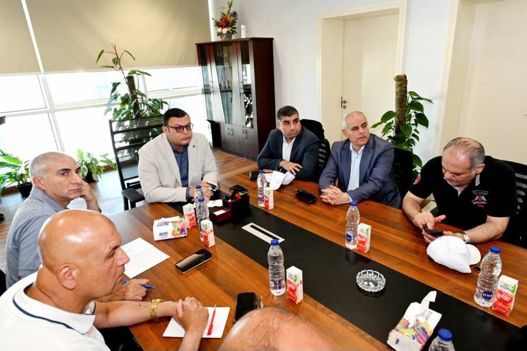 وزير الإسكان يعقد اجتماعا بمقر جهاز العلمين الجديدة لمتابعة موقف المشروعات