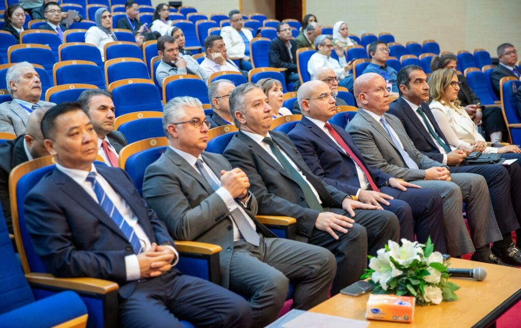 رئيس اقتصادية قناة السويس يشهد توقيع 4 تعاقدات لتصدير منتجات «شين شينج» بإجمالي 47 مليون دولار