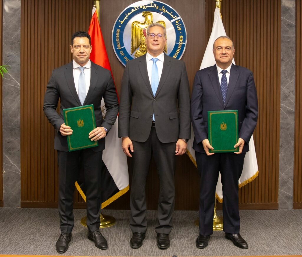 «إيجاس» توقع اتفاقية مع «هاربور إنرجي» للتوسع في استكشاف وإنتاج الغاز بحقل دسوق