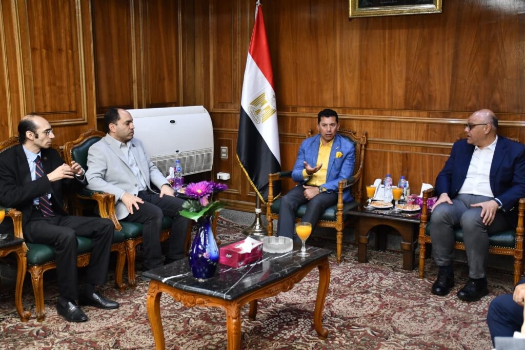 وزير الشباب ومحافظ القليوبية يجتمعان مع نواب البرلمان بالمحافظة