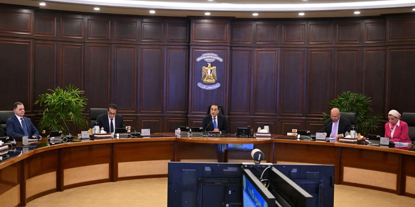 الحكومة تؤكد استئناف ضخ الغاز للمصانع وتوسع في توطين التكنولوجيا الطبية