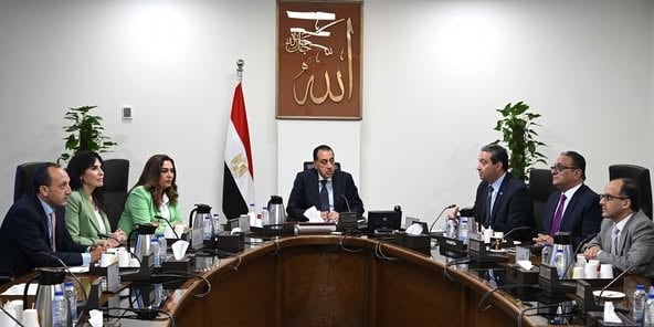 رئيس الوزراء يتابع موقف تنفيذ المشروعات والفرص الاستثمارية في دمياط