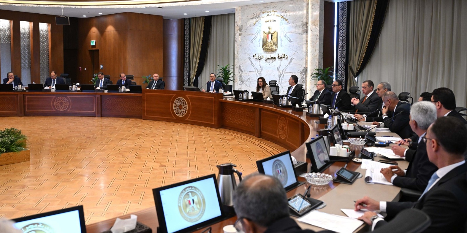 «رئيس الوزارء في لقائه مع الصناع والتجار».. دوركم العمل علي خفض الأسعار لتحقيق استفادة للجميع
