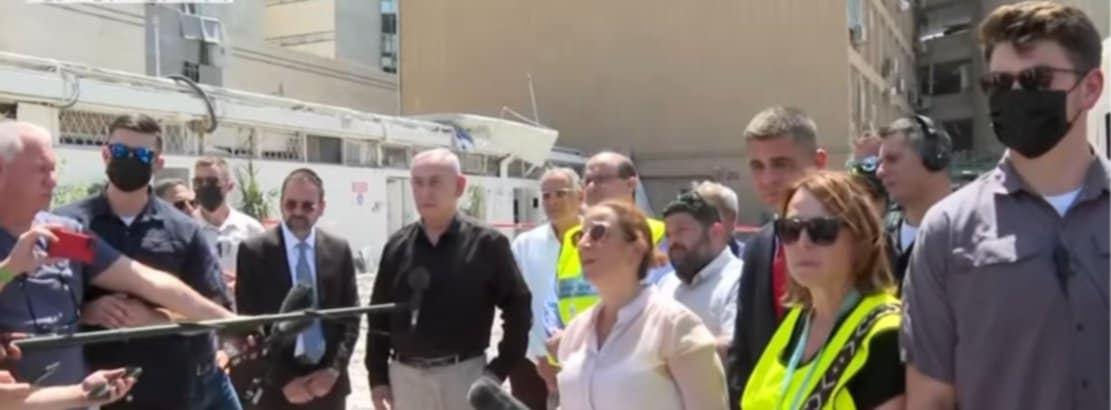 نتنياهو من أمام مستشفى سوروكا: إيران قصفت قسم الأطفال والرضع واغتيال خامنئى وارد