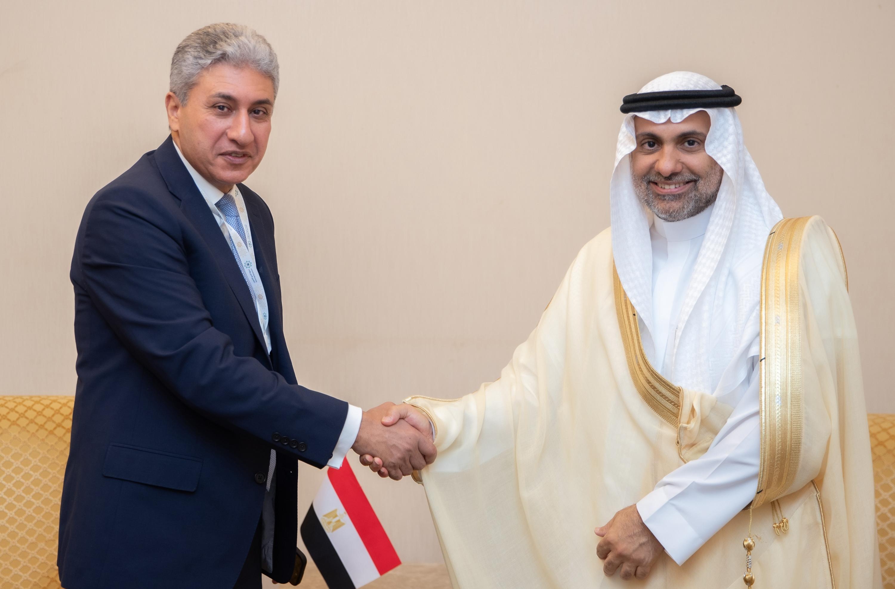 وزير السياحة يتوجه في زيارة إلى السعودية ويشارك في ندوة الحج الكبرى