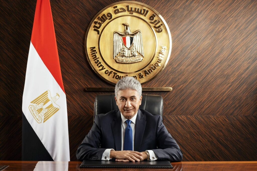 وزير السياحة يتابع تصعيد الحجاج إلى عرفات: لن ندخر جهدًا في توفير أقصى درجات الرعاية والخدمة لضيوف الرحمن