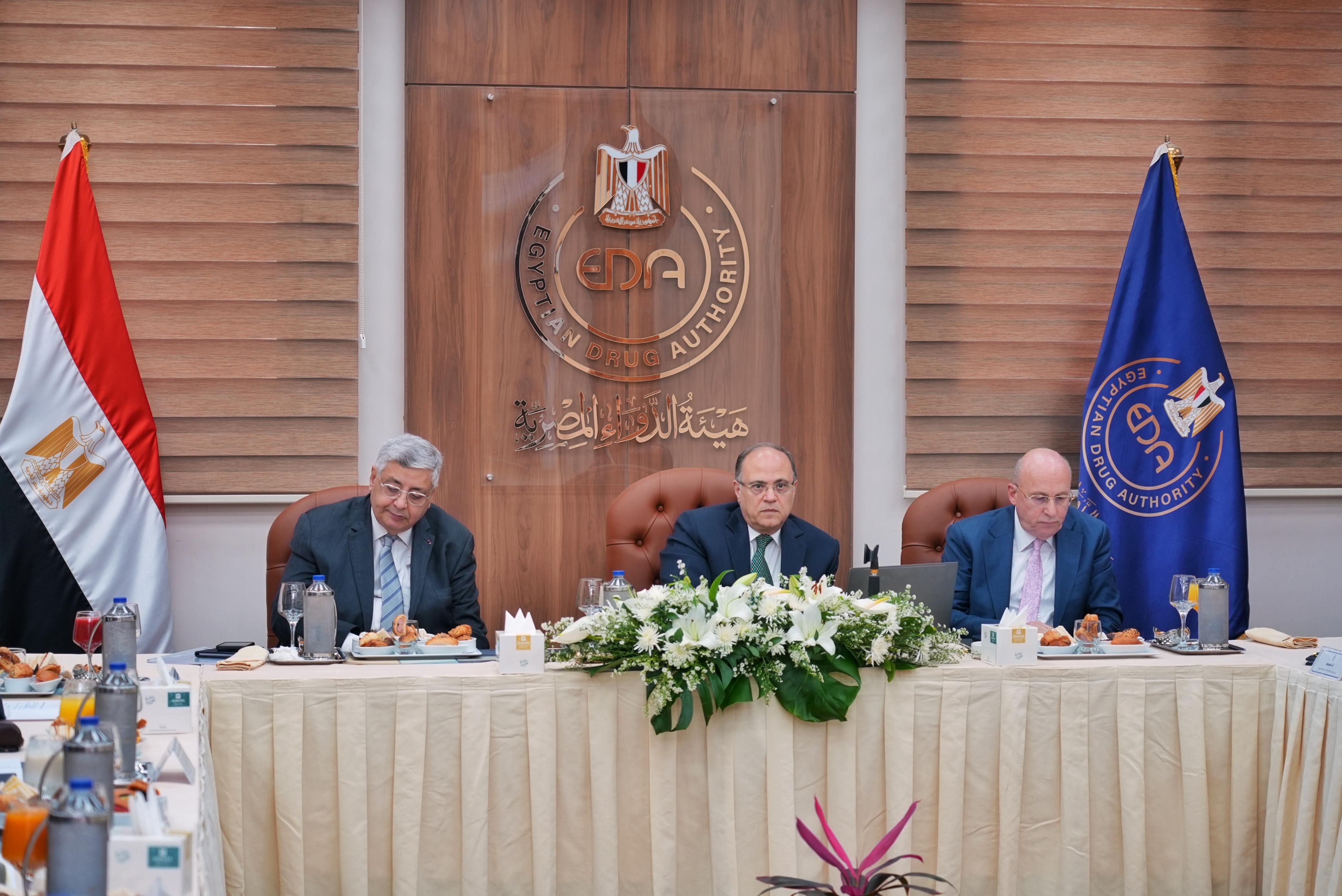 رئيس هيئة الدواء يستعرض رؤية التطوير خلال اجتماع مجلس الإدارة