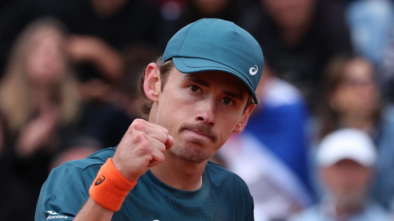 Alex De Minaur overcomes foot injury in ruthless French Open win