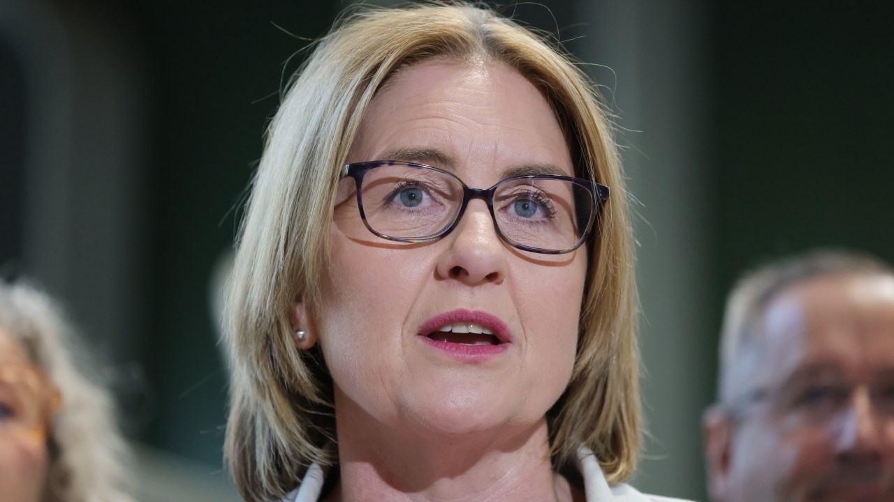 ‘Delusional': Victorian government ridiculed after revealing plan to have just 14 inspectors enforce new tobacco licensing scheme