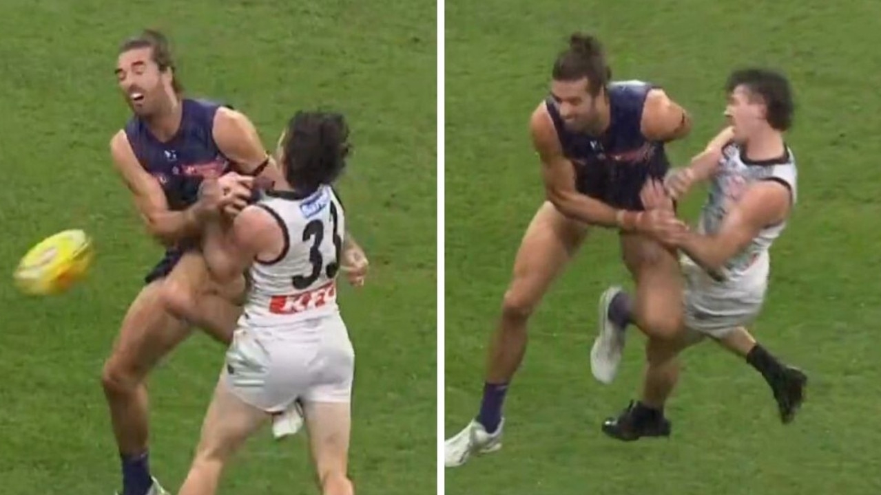 ‘Doesn't seem right': Fremantle captain Alex Pearce's ugly collision sparks AFL debate