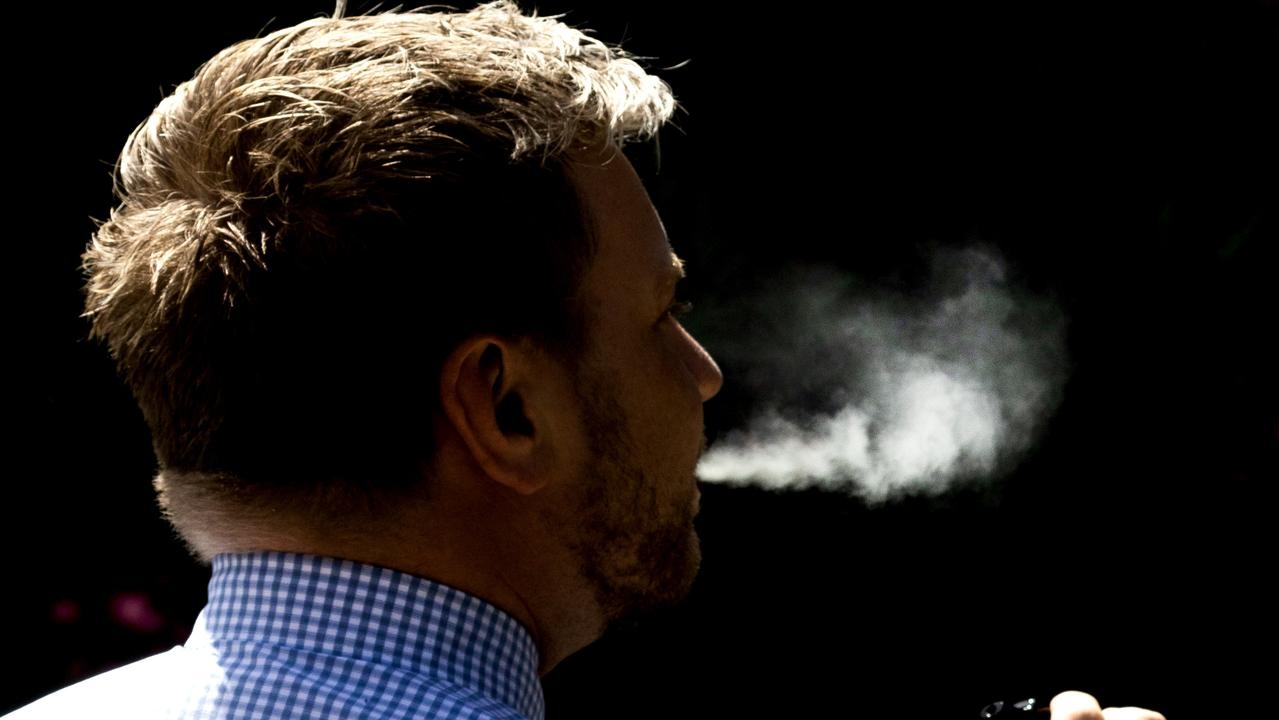 Premier Chris Minns fears Qld illicit tobacco invasion in NSW