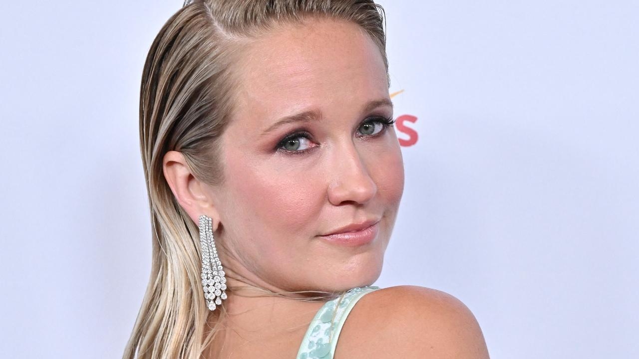 Anna Camp defends 18-year age gap with girlfriend