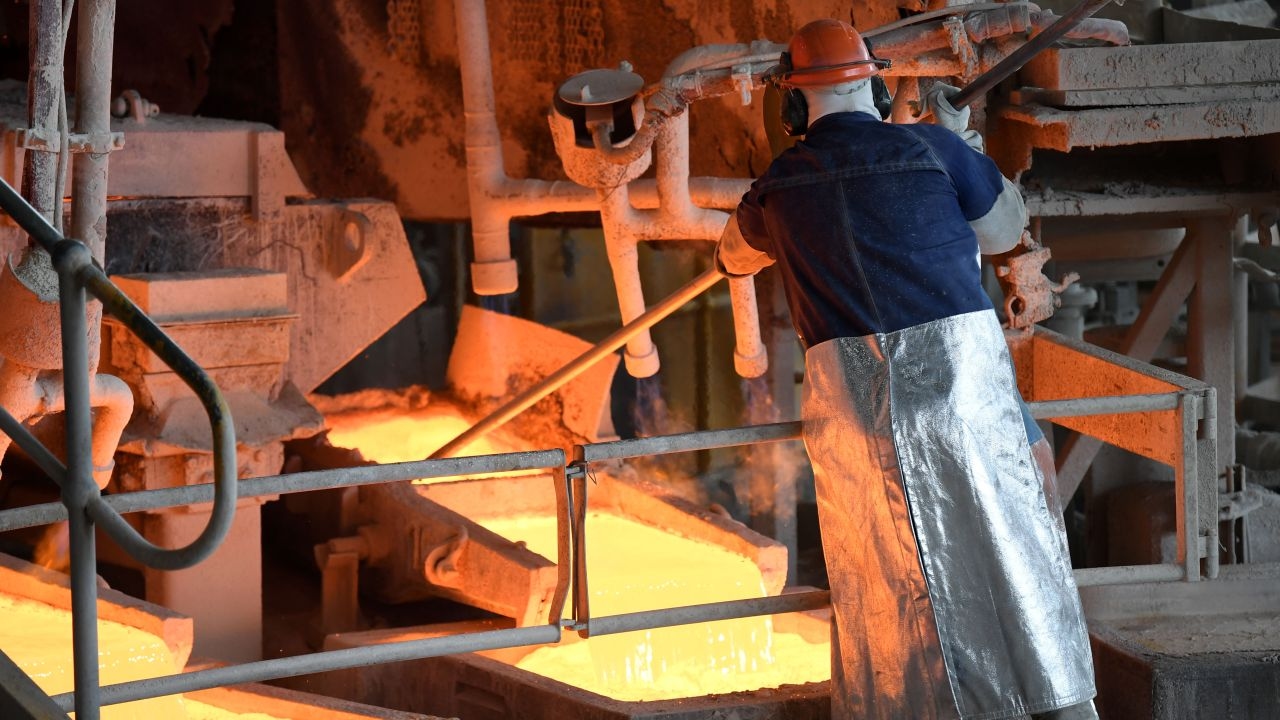 About 17,000 jobs in jeopardy as Glencore warns it may have to shut down its operations at Townsville and Mount Isa