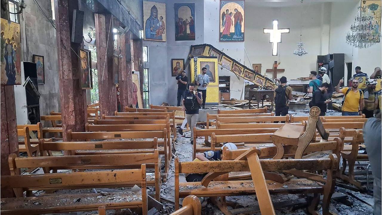 At least 22 dead after suicide bomber attacks Orthodox church in Syria