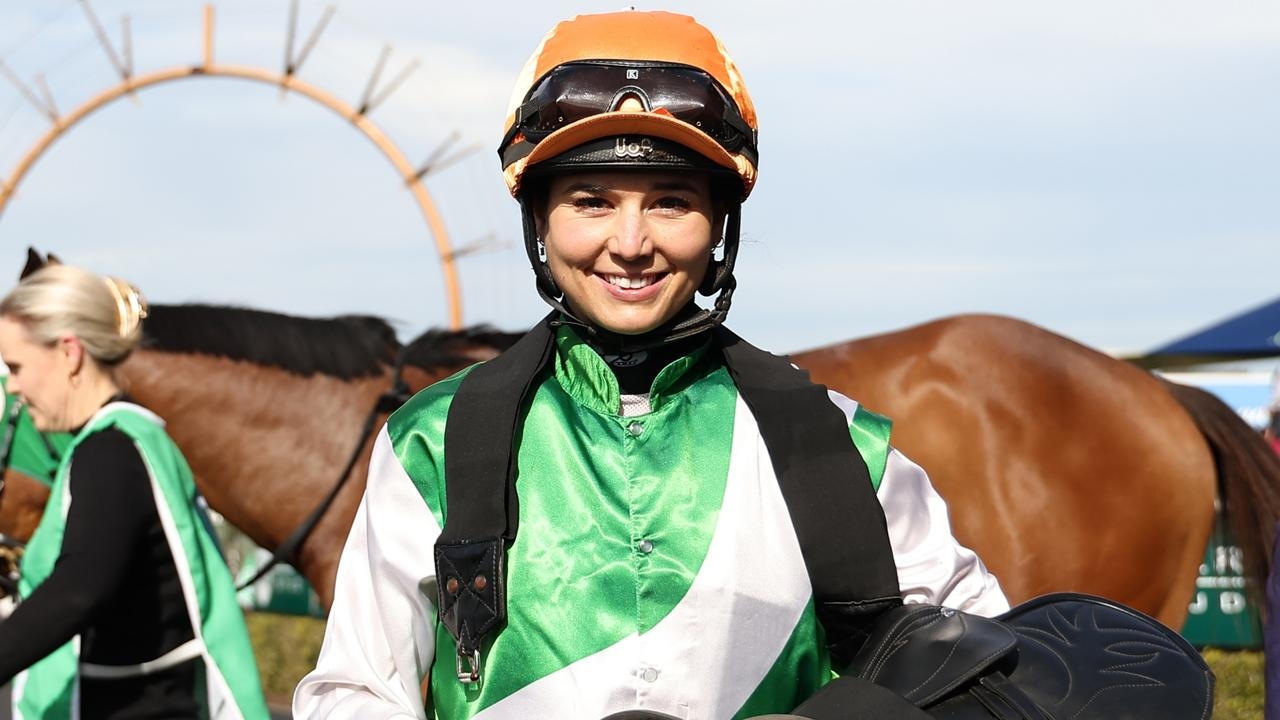 Rising apprentice Anna Roper preparing for big day at Rosehill Gardens
