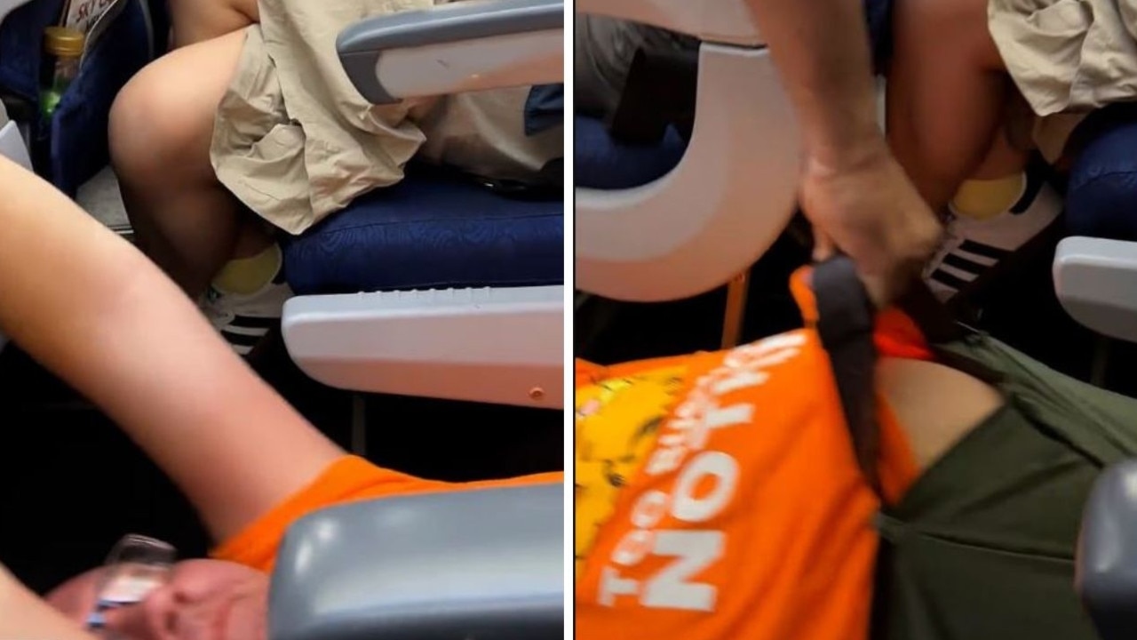 Tourist dragged off plane by police after demanding to sit in exit row