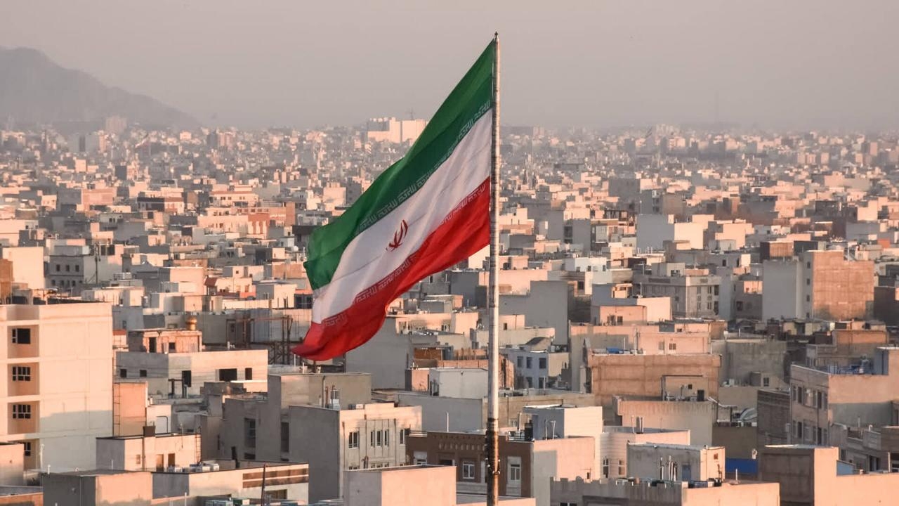 Iranian sex toy smuggler wins right to remain in Britain