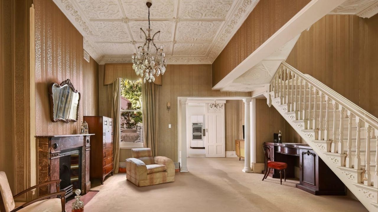 Darling Point 1960s ‘time capsule' that cost £10,950 lures expats