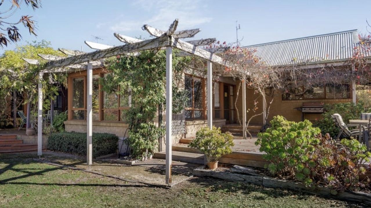 Melbourne family buys $1.92m acreage sight unseen