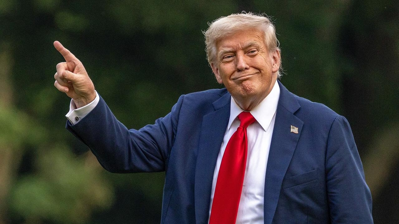 Trump threatens Washington Commanders to change name back to Redskins