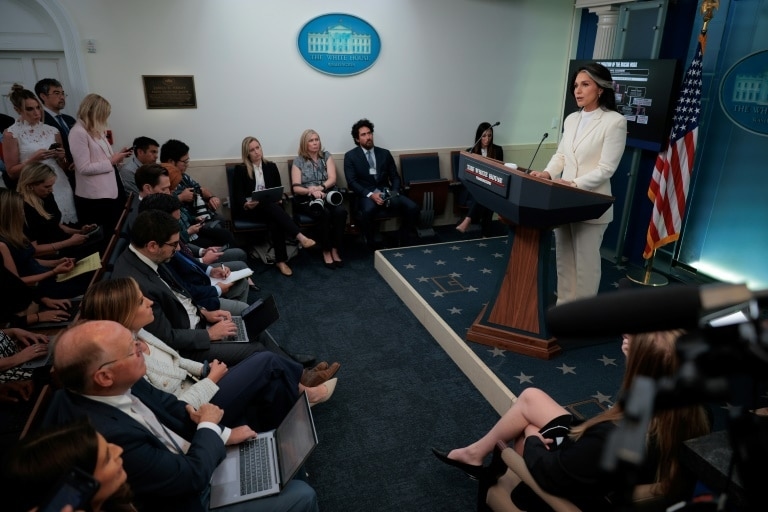 Republicans skittish over Epstein votes close US House early