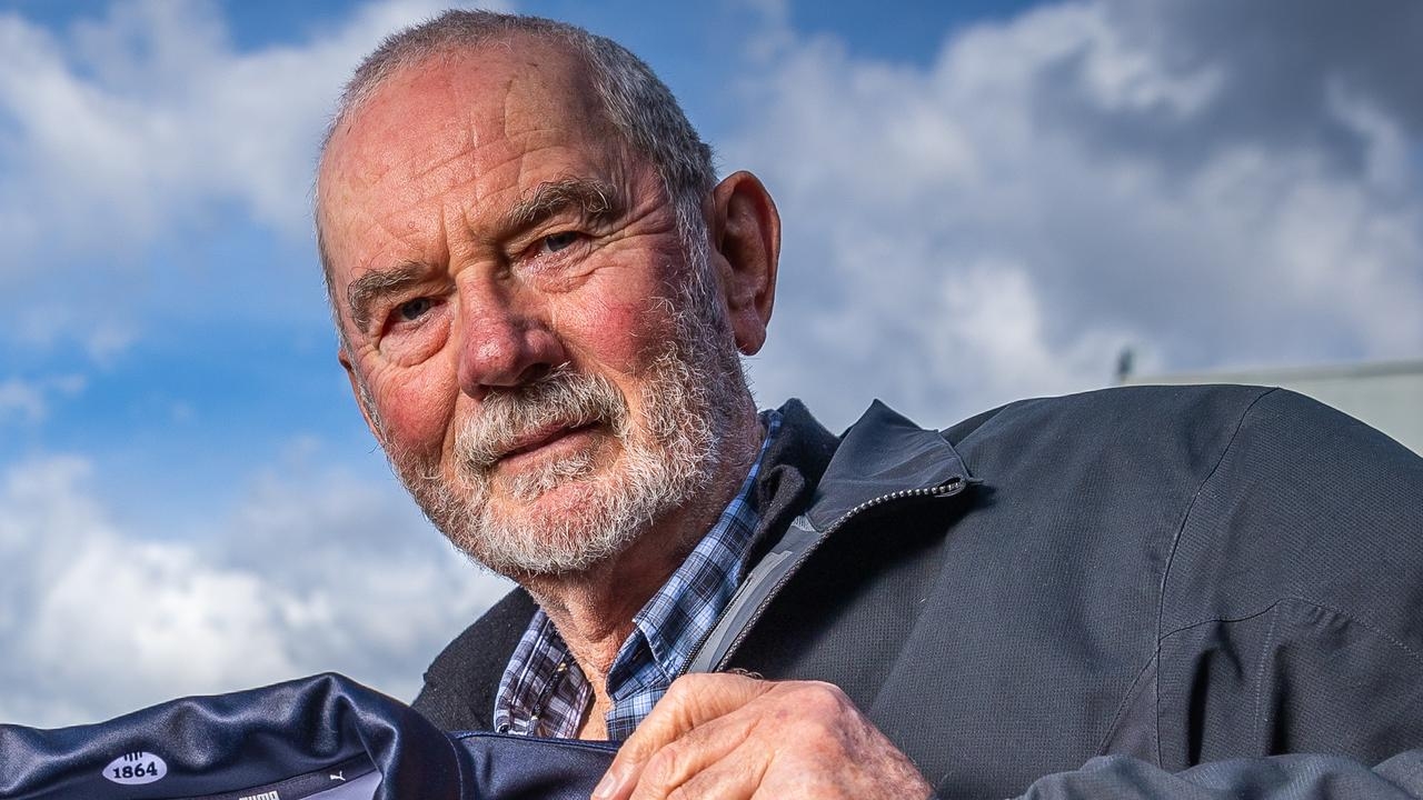 AFL and Carlton legend Robert Walls passes away, aged 74 after battle with rare blood cancer