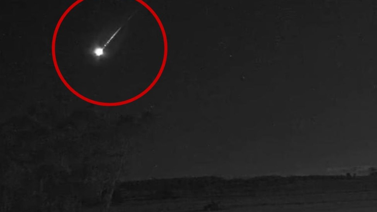 ‘Sonic boom': Huge meteor lights up Victorian skies