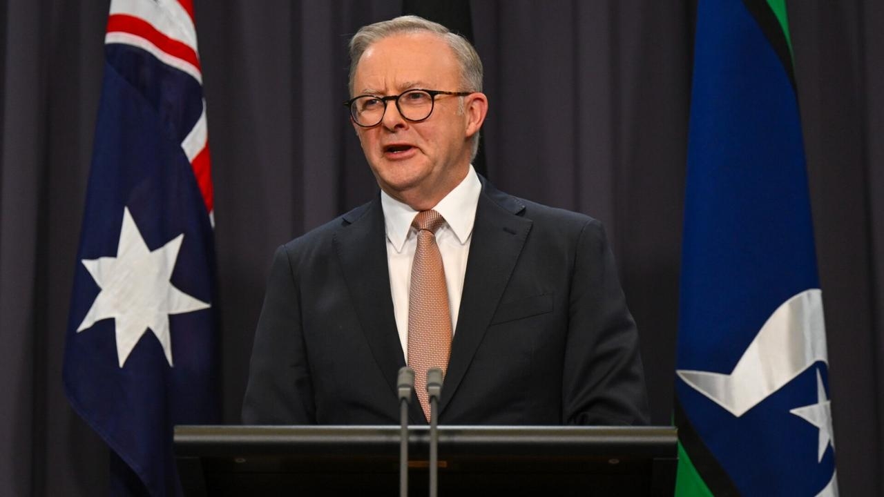 Australia must ‘clamp down' on trading with Russia