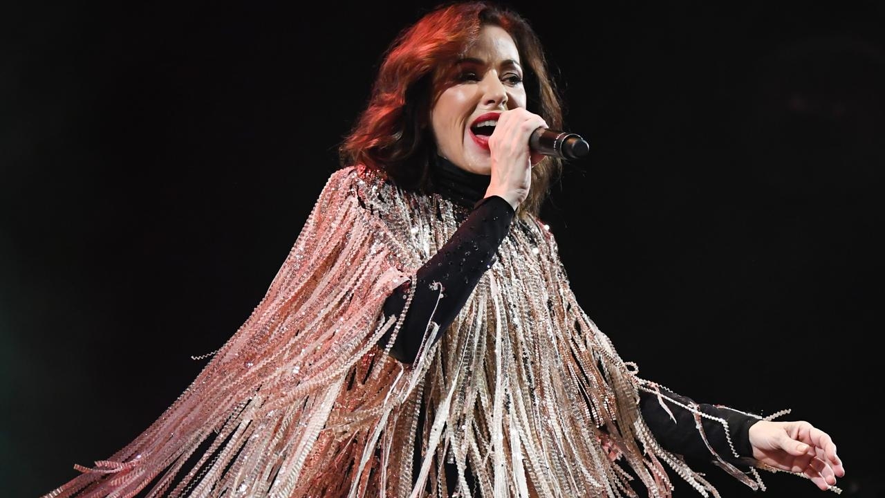 Tina Arena scolds concert goer for taking toilet break at Melbourne gig