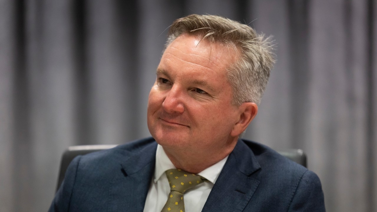 UN climate chief calls on Labor to aim for more ambitious climate targets as Chris Bowen unveils massive investment in renewables subsidies