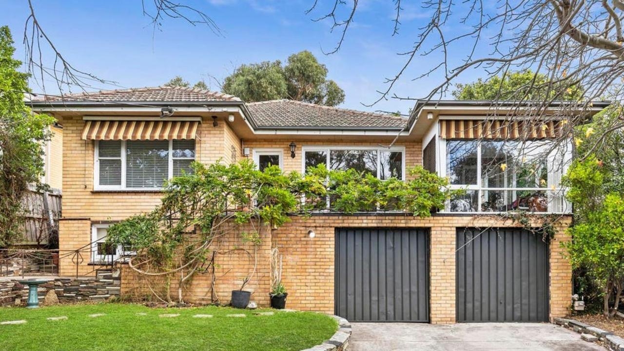 Riverside renovator sells $140k over price hopes in Highton