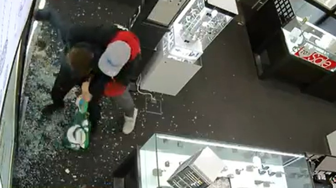 Aussie father makes dramatic citizen's arrest, tackling an armed would-be thief