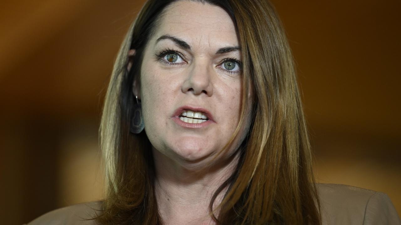 Greens demand Prime Minister act as South Australian algae bloom nears ‘disaster', fisheries shut down