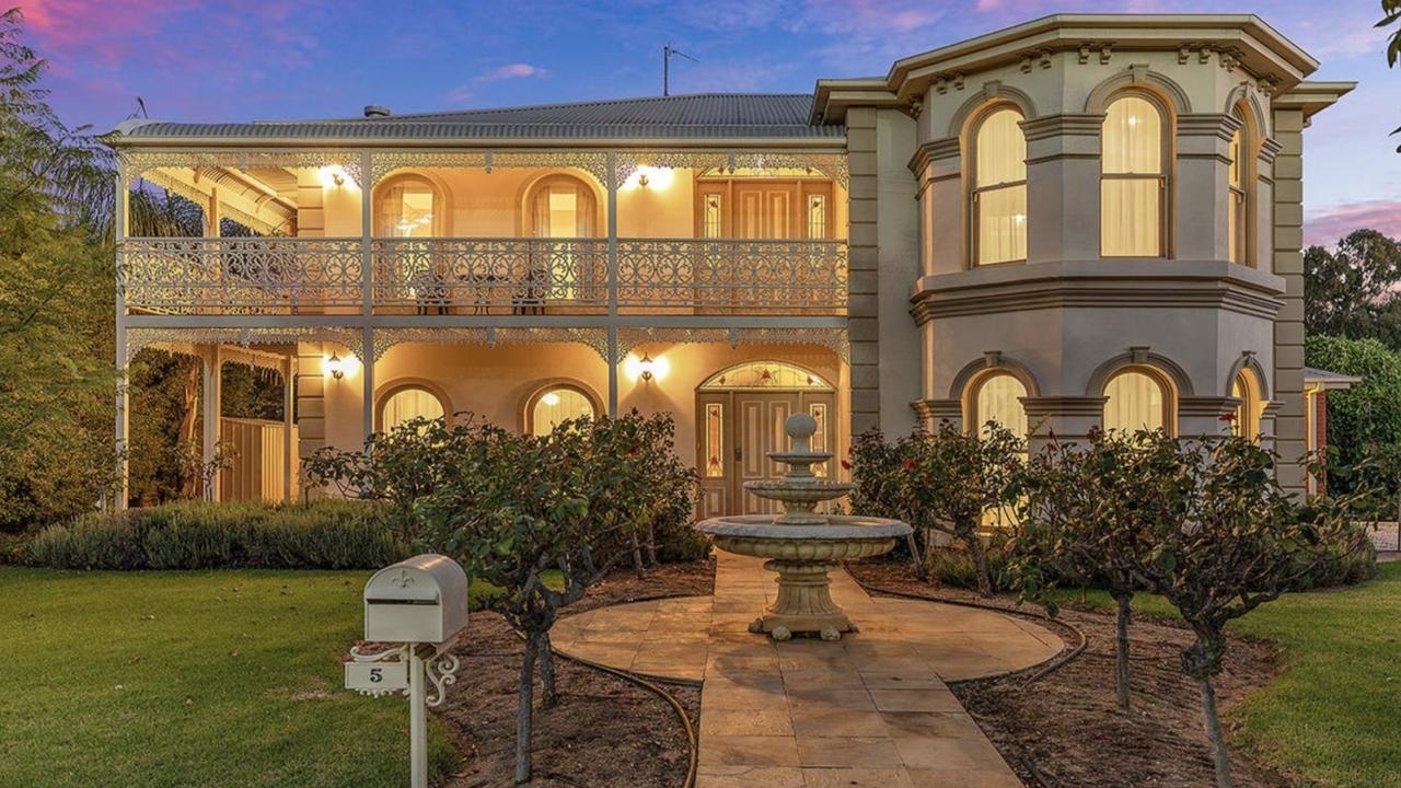 $1.5m Echuca home presents bonus income