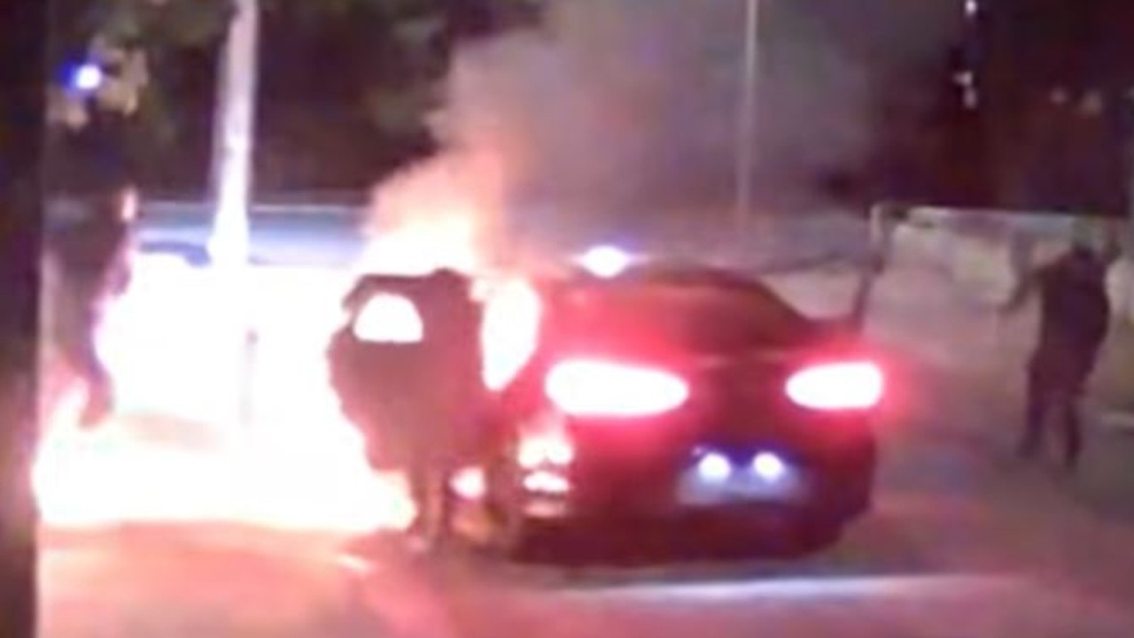 Solomontown, SA: Would-be arsonist man sets himself on fire