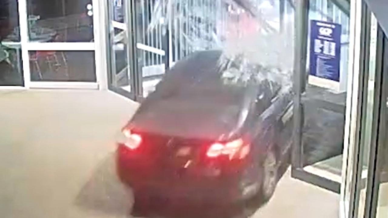 Jewellery store ram raided by alleged thieves who smashed their car through shopping centre