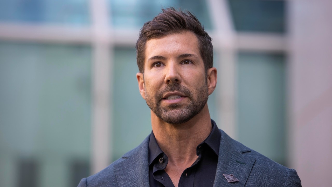 Retired Special Forces Major Heston Russell responds to ABC star Greg Larsen's Anzac Day comments