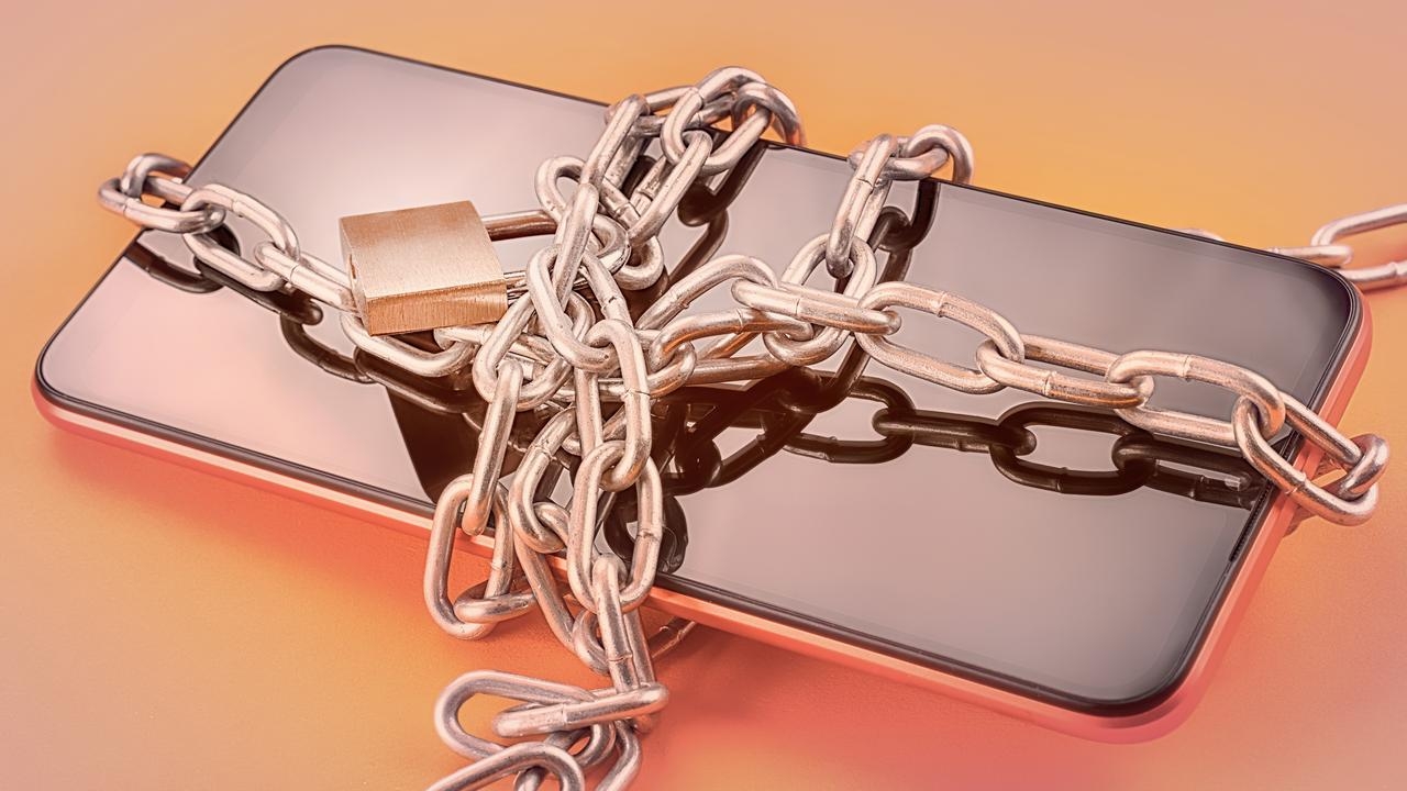 Widespread support for social media ban