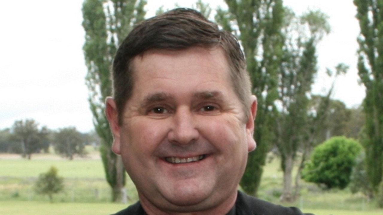 Sydney youth service founder Father Chris Riley dies age 70