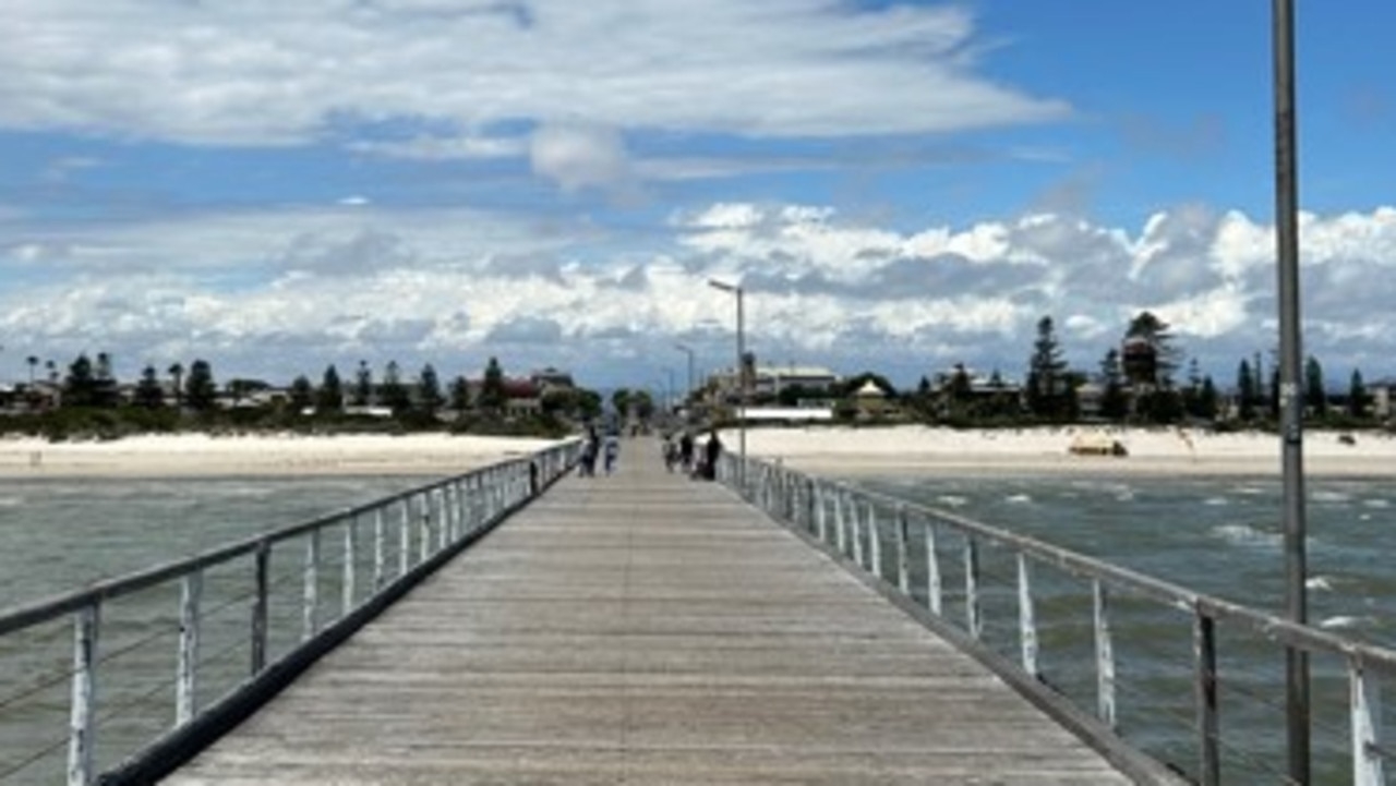 City of Port Adelaide Enfield council adopts motion to consider smoke ban on Semaphore Rd