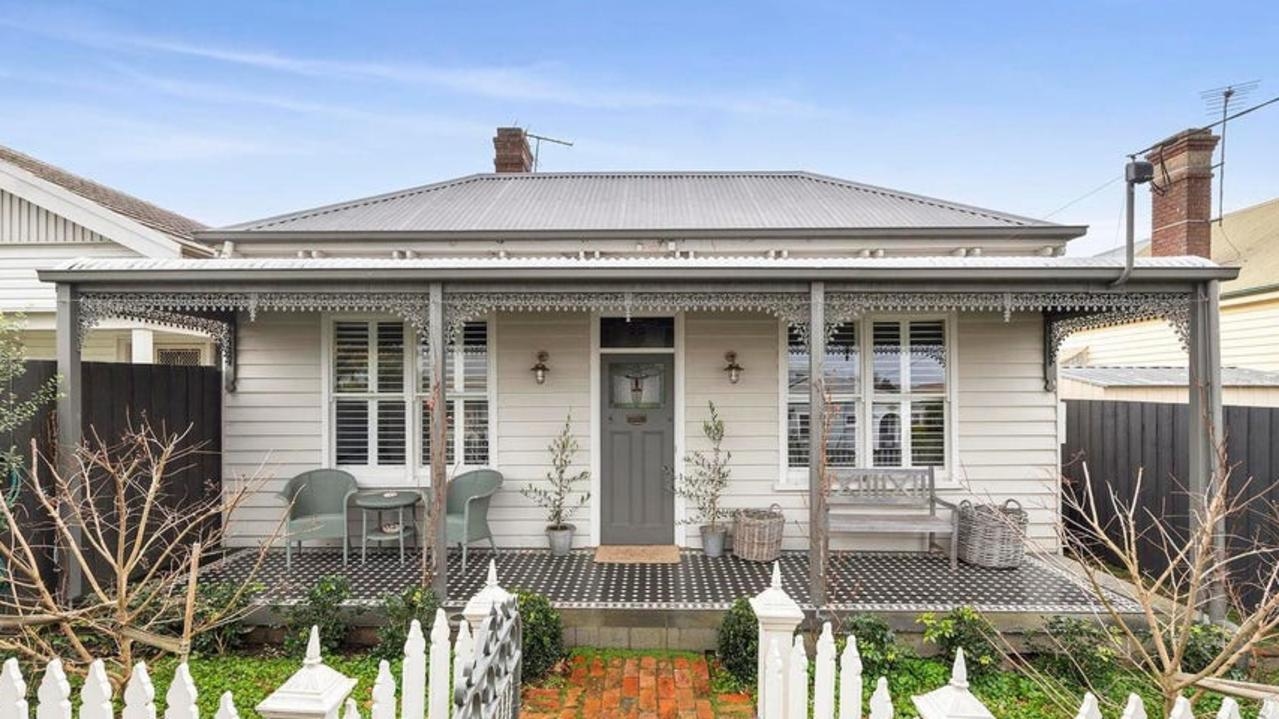 East Geelong house nets $180k gain in quick sale